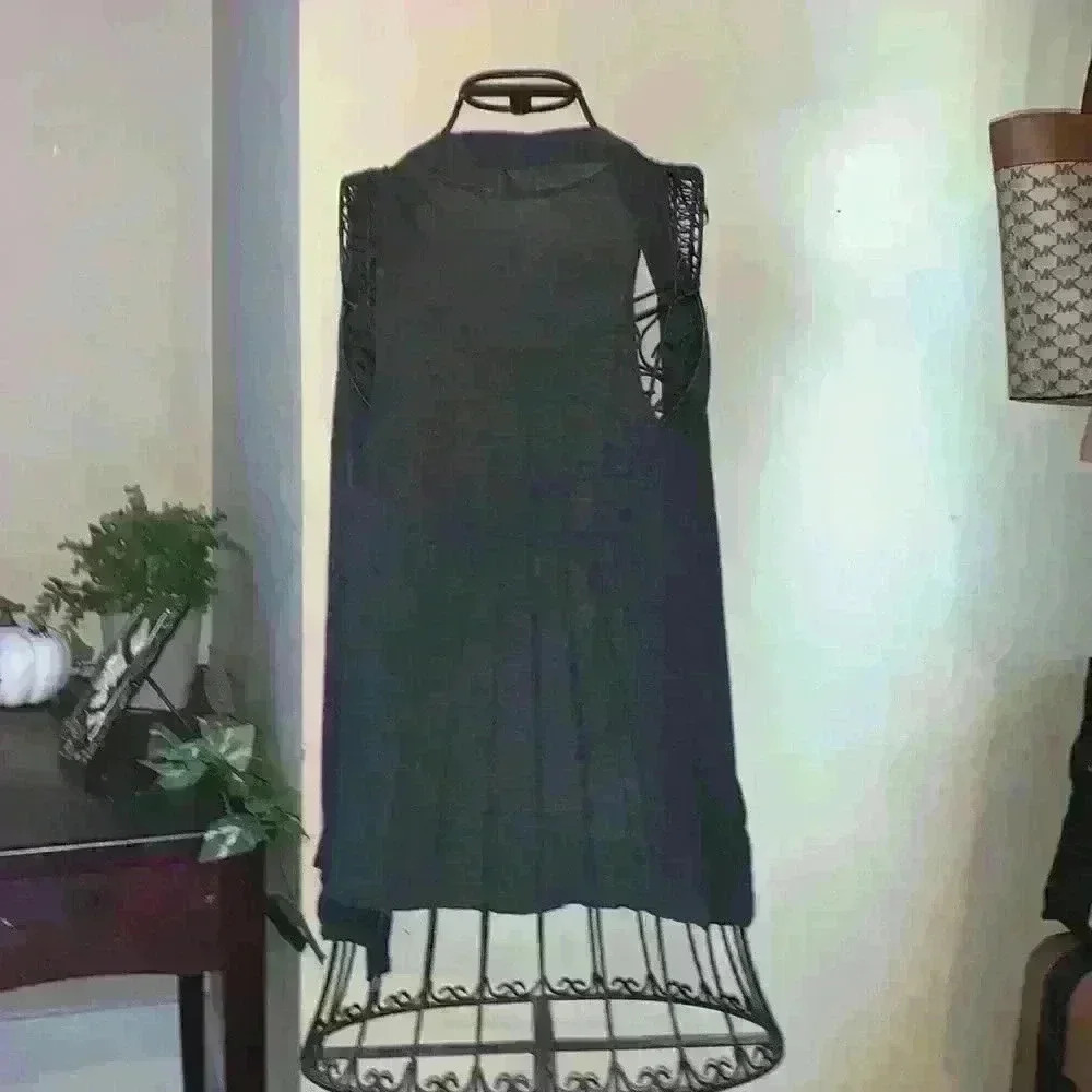 Ambiance vest/ coverup for layering - Picture 3 of 3